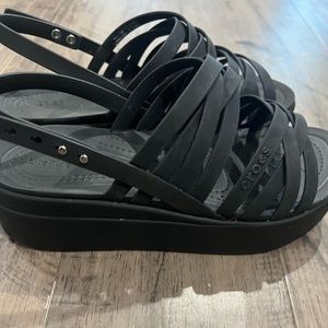 Croc brand.  Size 8.  For reference I usually wear 7.5